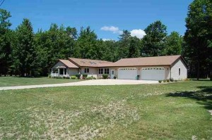 11876 Woody Roscommon, MI 48653