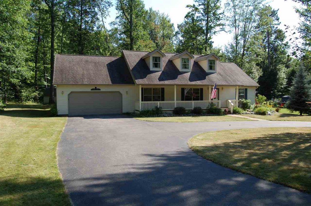 Featured Houghton Lake Real Estate 147 Winding Dr